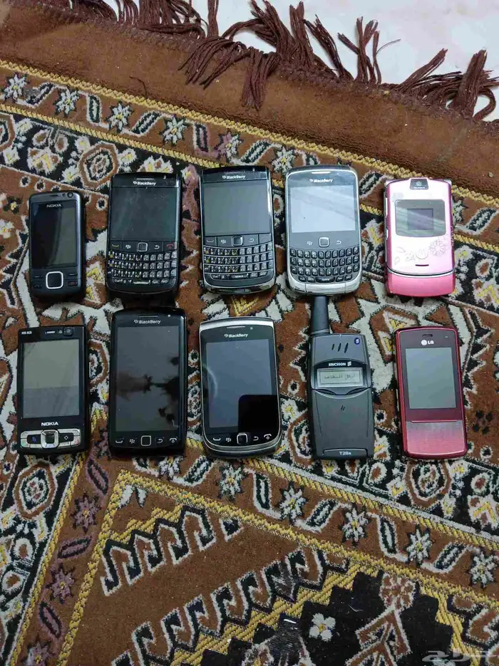 مجموعة جوالات منها 5 بلاك 2 نوكيا 1سوني إريكسون 1LGوموتوريلا 1