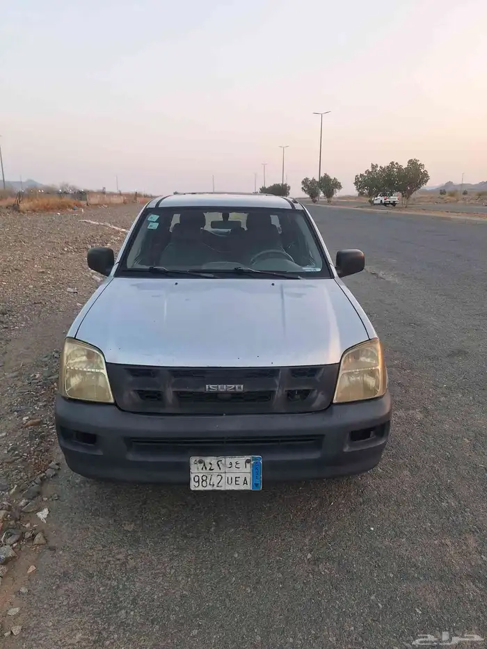 ايسوزو موديل 2005 ماكينه وجير علي الشرط مكيف شغال 8
