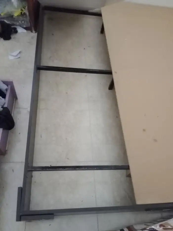 سربر خشب كبير 2 متر. اول مستخدم ب 150 ريال 1