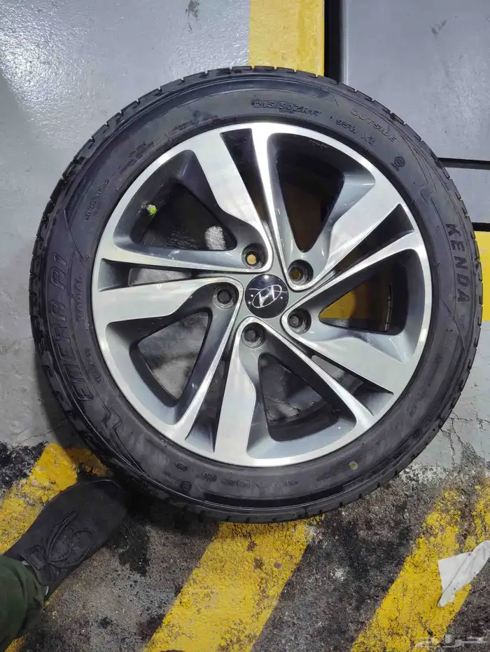 هونداي النترا 2015 مقاس 17 اصلي حبه واحده سبير مع الكفر 0