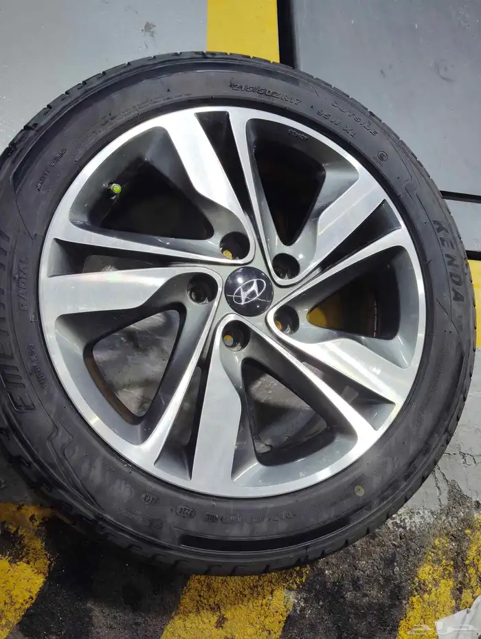 هونداي النترا 2015 مقاس 17 اصلي حبه واحده سبير مع الكفر 1