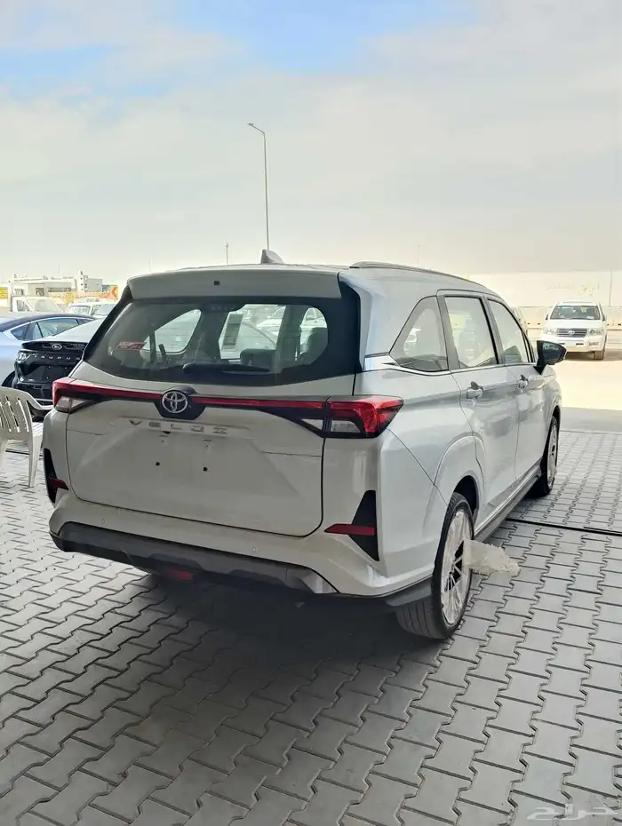 عرض خاص للبيع تويوتا فيلوز 2025 فل كامل 7 راكب سعودي 4