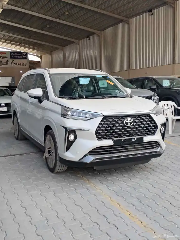 عرض خاص للبيع تويوتا فيلوز 2025 فل كامل 7 راكب سعودي 2