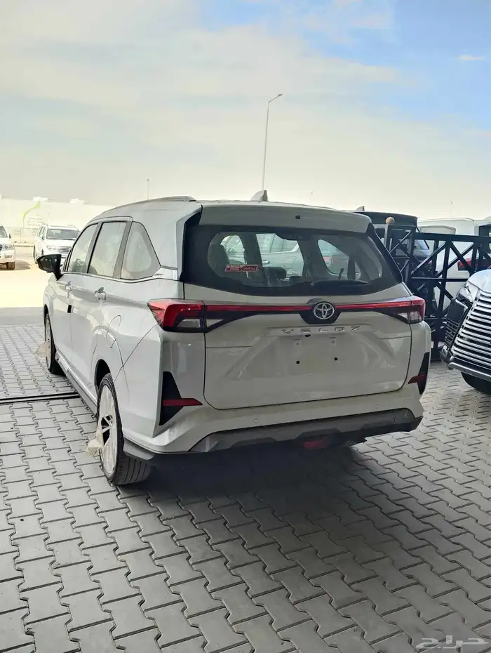 عرض خاص للبيع تويوتا فيلوز 2025 فل كامل 7 راكب سعودي 3