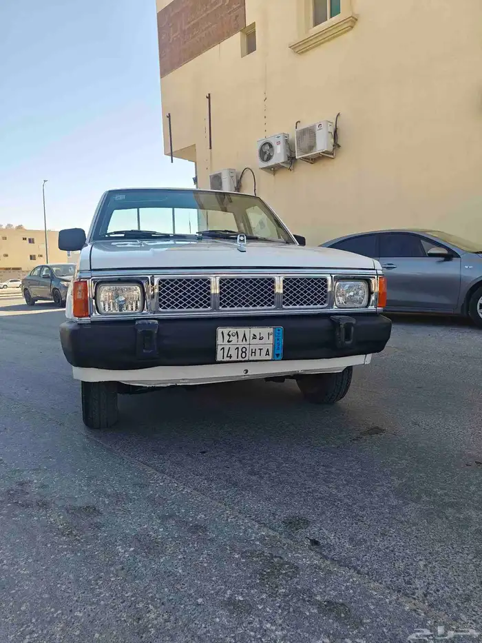 للبيع نيسان ددسن موديل 1987 مجددد غماره 0