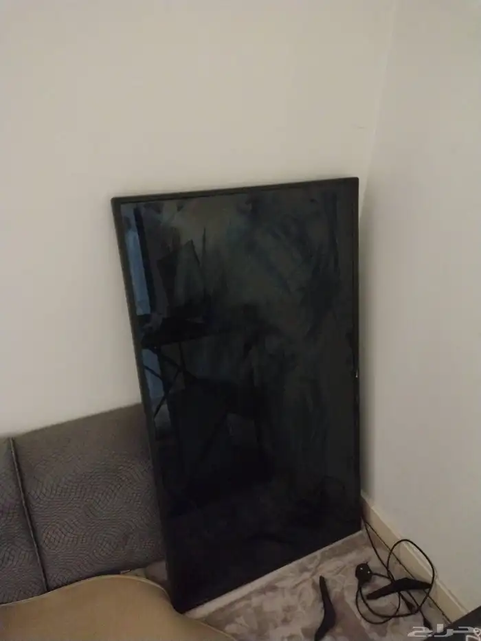 للبيع كنب مع تلفزيون 1