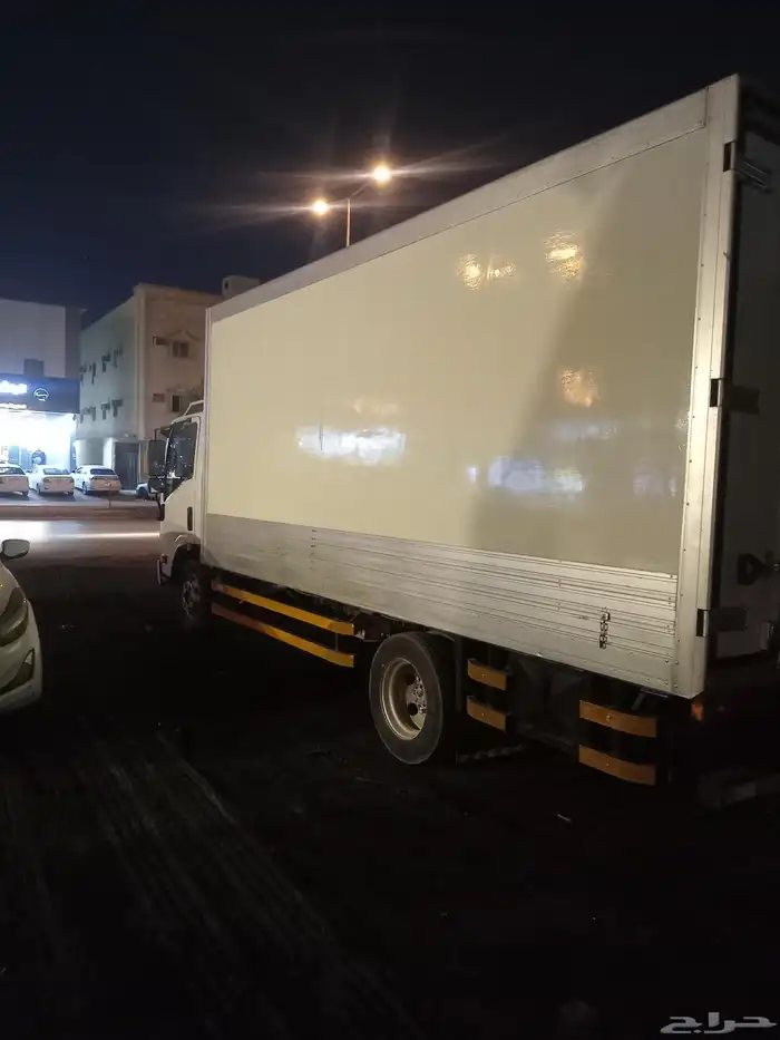 للبيع دينا ايسوزو خمسة متر تبريد تجمد 2014 0