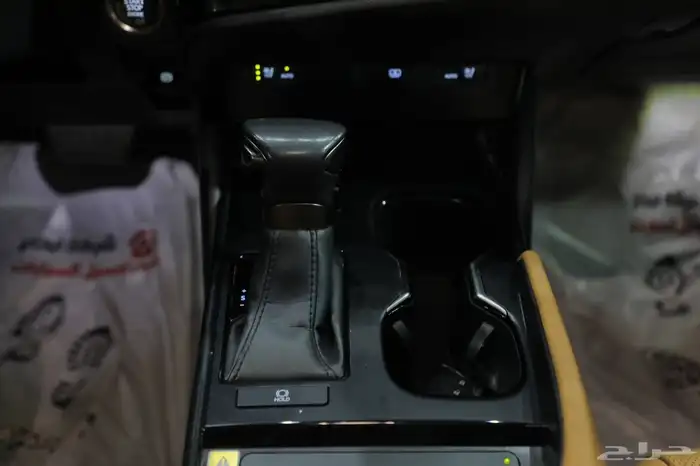 لكزس ES250 فل كامل BD2023 شبه جديد 13