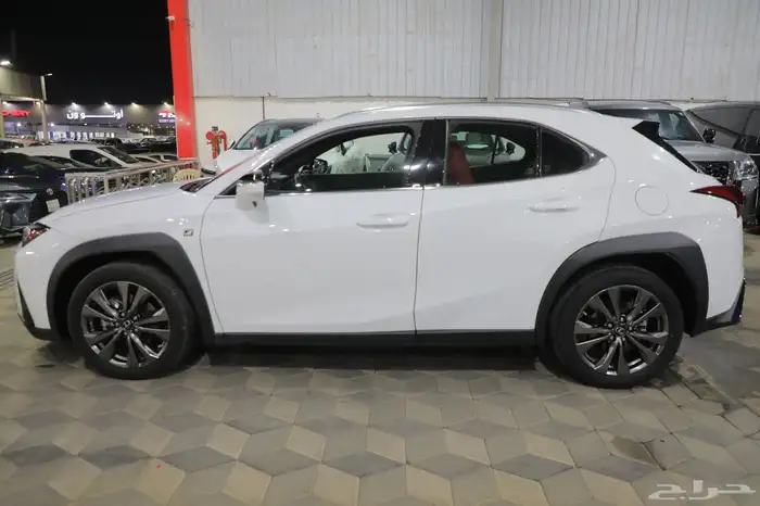 لكزس UX F سبورت فل كامل 2023 شبه الجديد 5