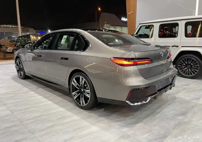 بي ام دبليو 735i M kit جديد 2026 4