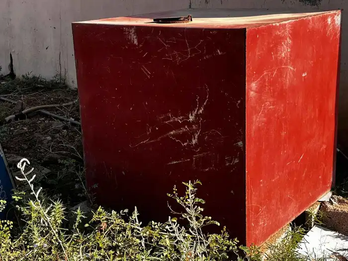 خزانات للبيع 2