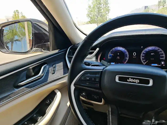 جيب كراند شيروكي ليمتد 2022 11