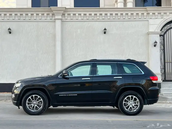 جراند شيروكي ليمتد 2015 (( بحالة ممتازة )) 6