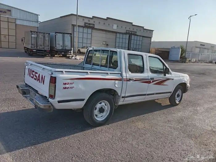 للبيع دتسن 2003 4