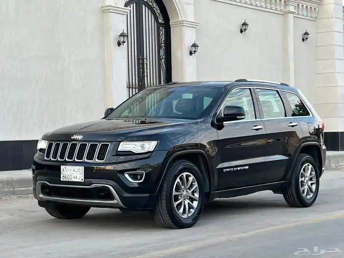 جراند شيروكي ليمتد 2015 (( بحالة ممتازة )) 0