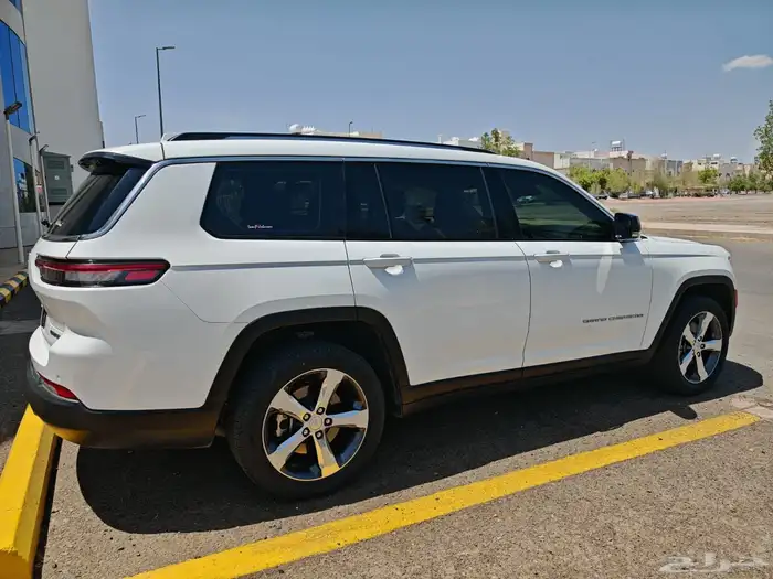جيب كراند شيروكي ليمتد 2022 3