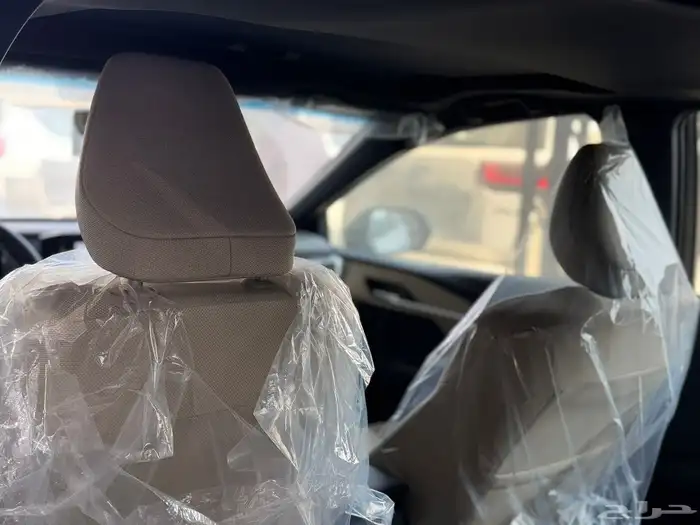 كامري 2025 LE بنزين سعودي ابيض تيتانيوم 12