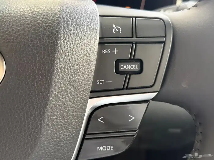 كامري 2025 LE بنزين سعودي ابيض تيتانيوم 19