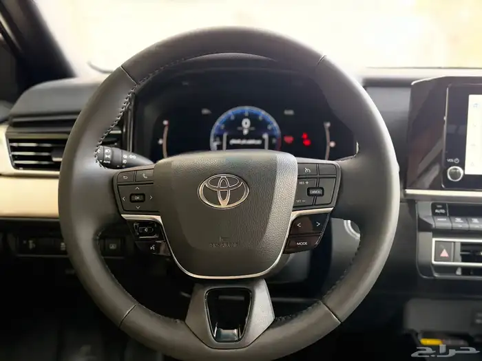 كامري 2025 LE بنزين سعودي ابيض تيتانيوم 13