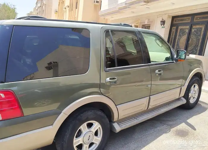 للبيع سيارة فورد اكسبيديشن بحالة ممتازة مجددة ومفحوصة بجدة 1
