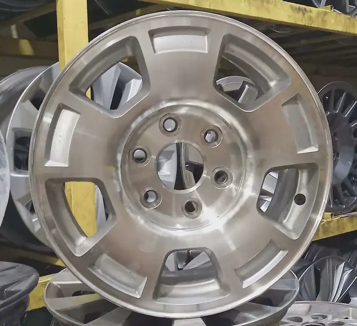 جنوط تاهو 2014 مقاس 17وكاله مع الغطيان 0