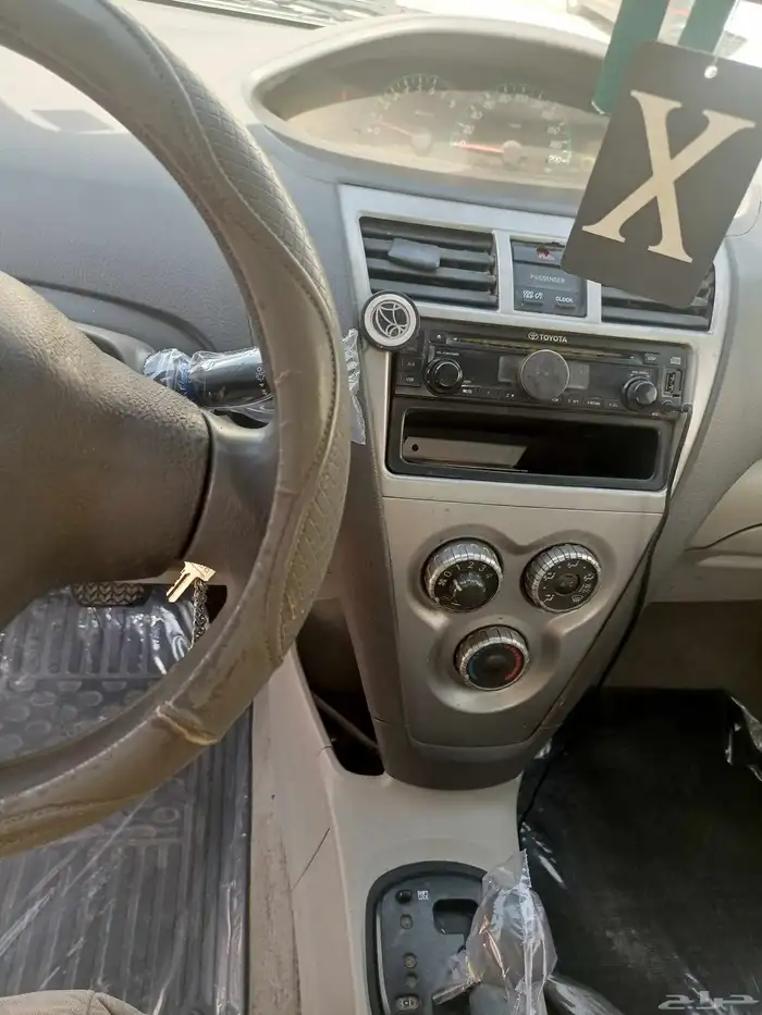 تويوتا يارس موديل 2011 قير اتوماتيك ماكينه بحاله ممتازة 5