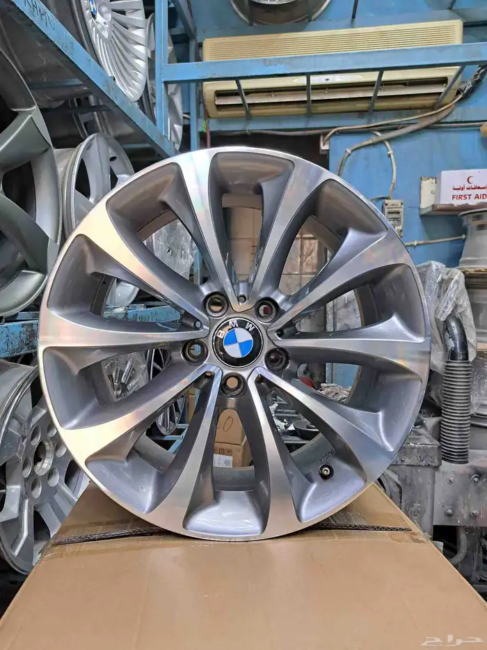 جنوط بي ام دبليو 2015 مقاس18 اصليه وكاله 13