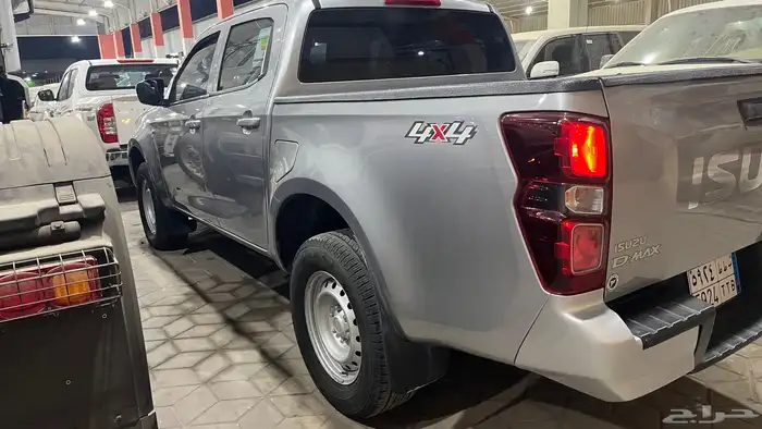 النوع   ايسوزو ديماكس2023 10