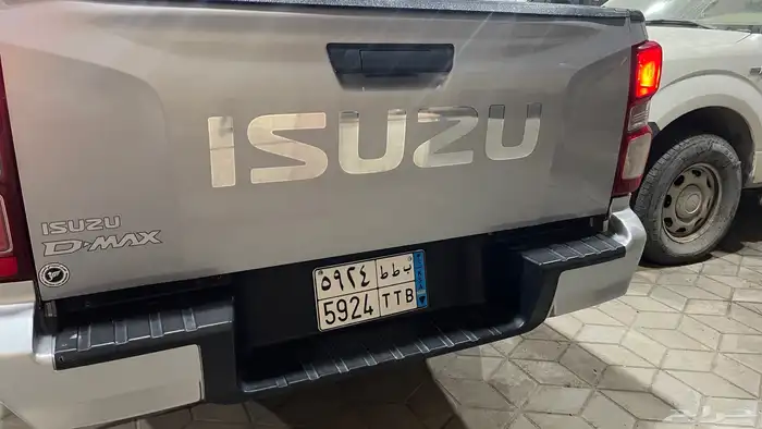 النوع   ايسوزو ديماكس2023 12