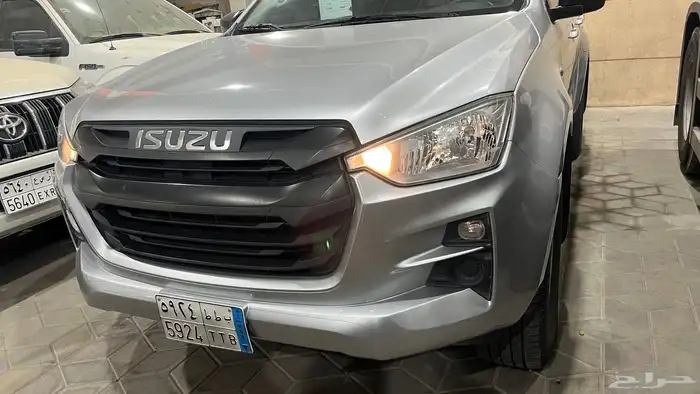 النوع   ايسوزو ديماكس2023 4