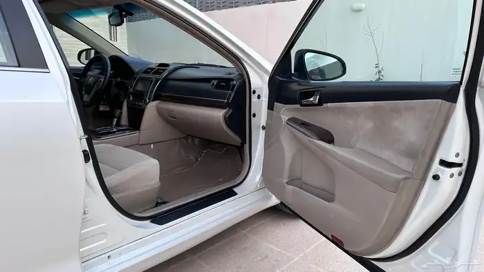 ( تم البيع ) كامري 2014 GLX نظيف بلد 17