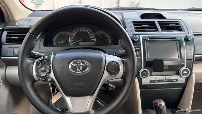 ( تم البيع ) كامري 2014 GLX نظيف بلد 24