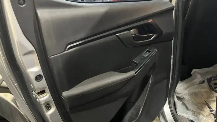 النوع   ايسوزو ديماكس2023 27