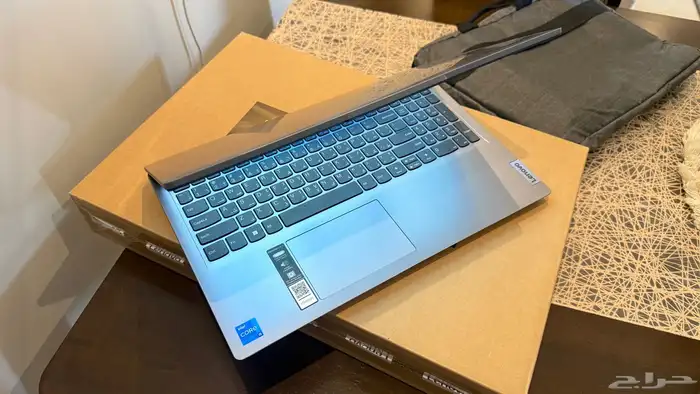 للبيع لابتوب Lenovo جديد شبه مستخدم 2
