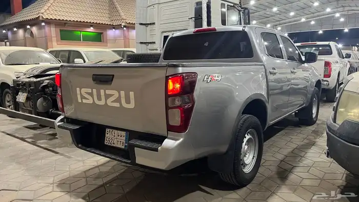 النوع   ايسوزو ديماكس2023 16