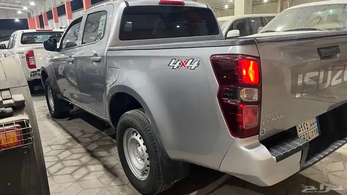 النوع   ايسوزو ديماكس2023 6