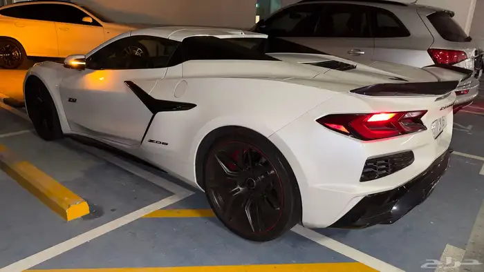 كورفيت Z06 70th university موديل 2023 20