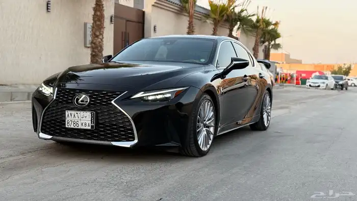 Lexus 2022 is300 للبيع 5
