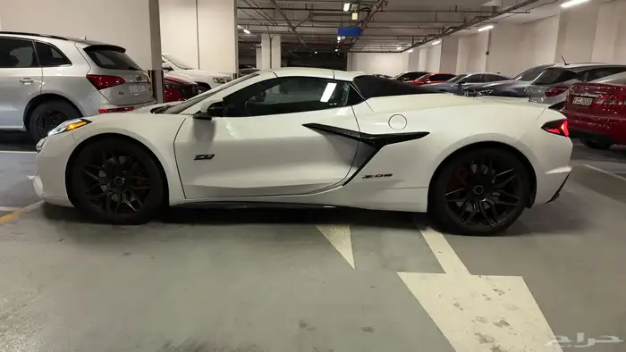 كورفيت Z06 70th university موديل 2023 3