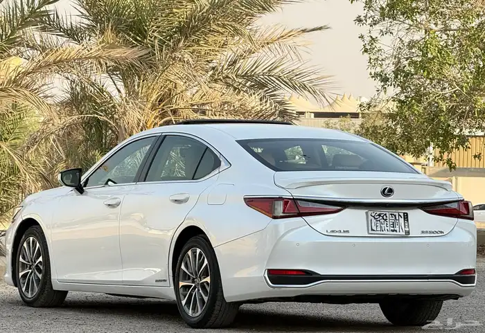لكزس ES300h 2022 ممشى (61) الف 4
