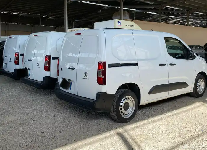 ((يوجد لدينا مجموعه من بيجو بارتنر ثلاجه تبريد 2022)) 14