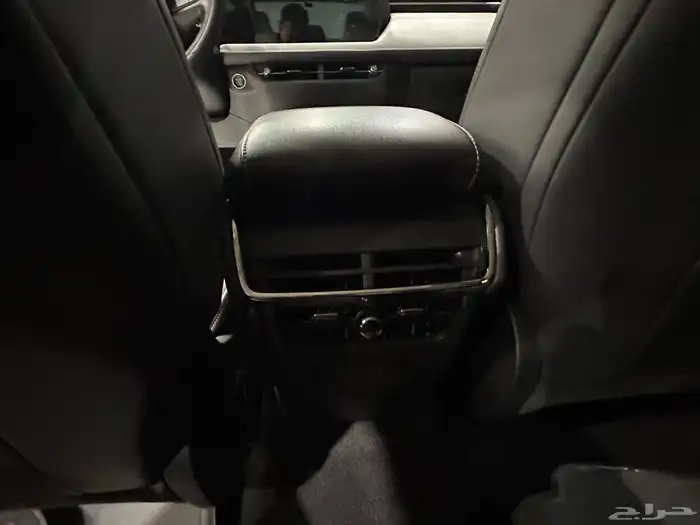 فورد تورس تيتانيوم موديل 2025 فل كامل شبه جديده 14