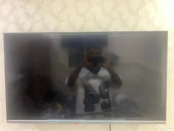 شاشه telezone بقراطيسها معاها 2 ريموت وقاعدتين 0