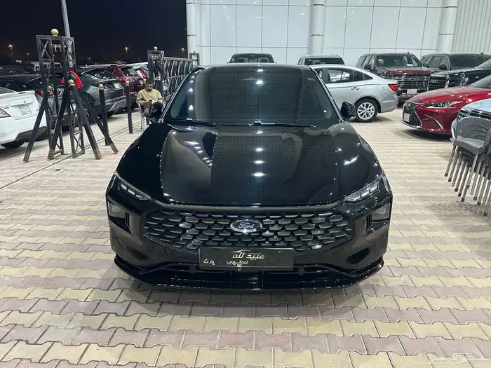 فورد تورس تيتانيوم موديل 2025 فل كامل شبه جديده 1