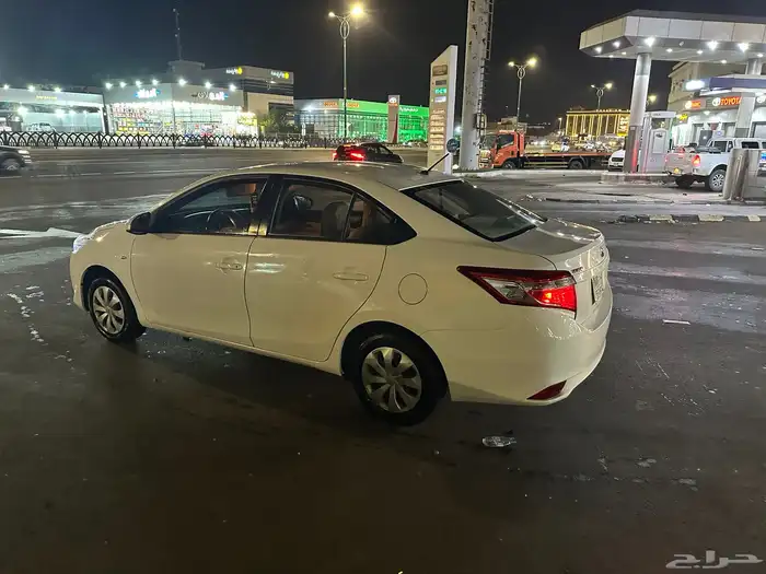 يارس 2015 نضيف ممشى 160 الف موتر شرط 1