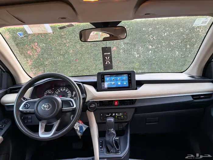 تويوتا يارس 2023 فئة Y (شاشة-جنوط) 15