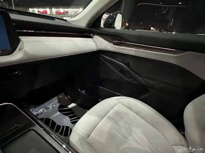 فورد تورس تيتانيوم موديل 2025 فل كامل شبه جديده 19