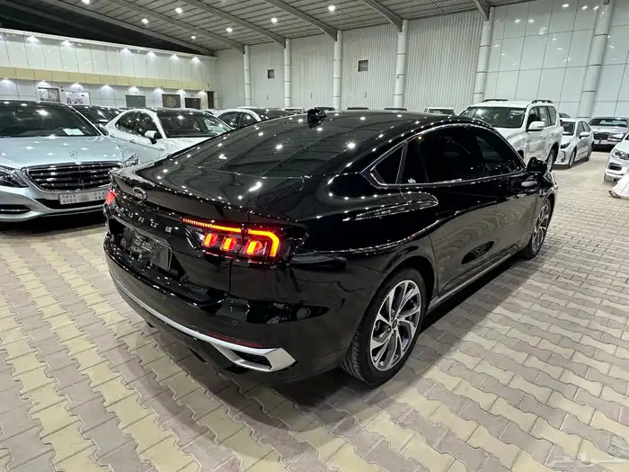 فورد تورس تيتانيوم موديل 2025 فل كامل شبه جديده 27