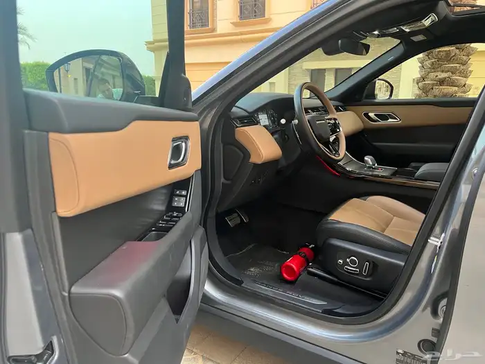 لاندروفر 2025 فيلار p250 مالك اول ممشى 21 الف بحالة الجديد 10