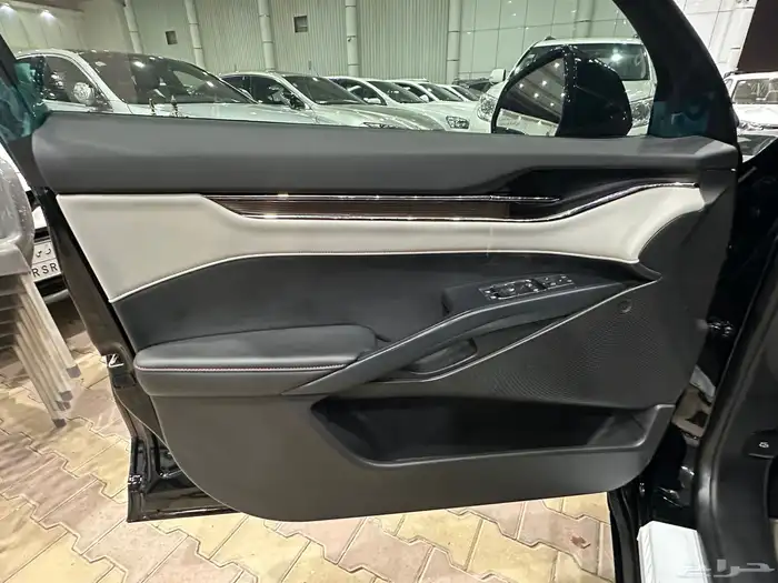 فورد تورس تيتانيوم موديل 2025 فل كامل شبه جديده 16